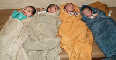 pregnant pauses four times the fun