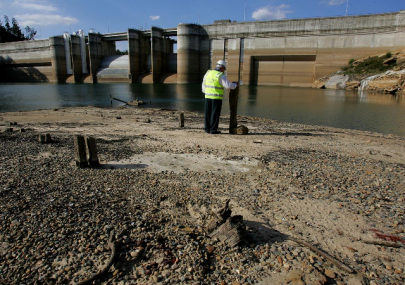 australian wildfires threaten sydney water supplies australian wildfires threaten sydney water supplies