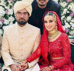 in pictures iqra aziz and yasir hussain have finally tied the knot