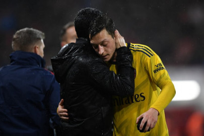 arteta aims to solve ozil issue as chelsea clash looms arteta aims to solve ozil issue as chelsea clash looms