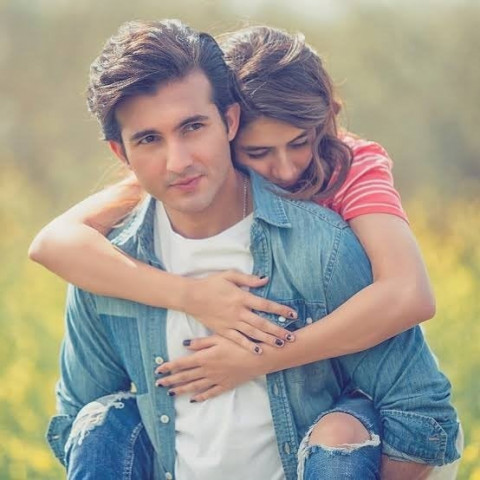despite split syra shahroz to appear in previously halted film despite split syra shahroz to appear in previously halted film