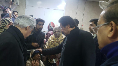 pm imran makes surprise visit of pims polyclinic