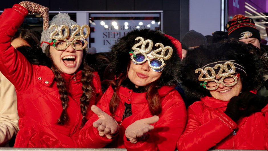 revellers celebrate new year 039 s eve in times square in the manhattan borough of new york city u s december 31 2019 photo reuters