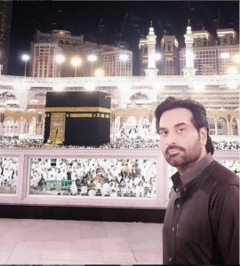 humayun saeed bids farewell to 2019 by performing umrah humayun saeed bids farewell to 2019 by performing umrah