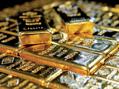 gold hits five month high on escalating global tensions