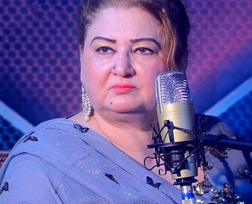 pashto singer mahjabeen qazalbash fights for her life as family seeks financial help pashto singer mahjabeen qazalbash fights for her life as family seeks financial help