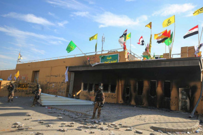 missiles hit baghdad s green zone and iraq base housing us troops missiles hit baghdad s green zone and iraq base housing us troops