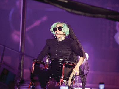 midler miffed at gaga midler miffed at gaga