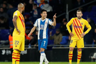 china s wu lei strikes late as espanyol hold 10 man barcelona china s wu lei strikes late as espanyol hold 10 man barcelona