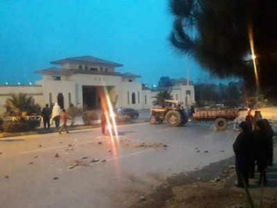 pindi administration seals pml n senator tanveer s property pindi administration seals pml n senator tanveer s property