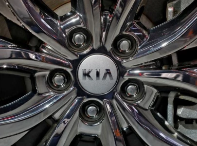 apple to invest 3 6 billion in kia motors to build an apple car