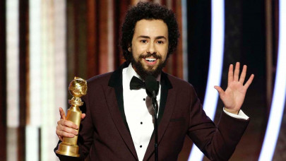 ramy youssef opens golden globes speech with allahu akbar ramy youssef opens golden globes speech with allahu akbar