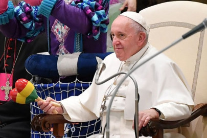 watch don t bite quips pope as he kisses nun watch don t bite quips pope as he kisses nun
