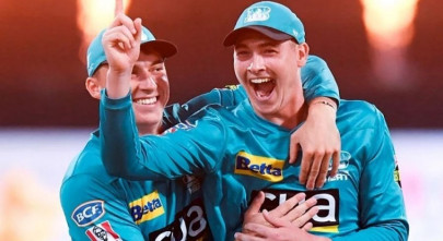 watch unbelievable catch by renshaw leaves umpires confused fans outraged watch unbelievable catch by renshaw leaves umpires confused fans outraged