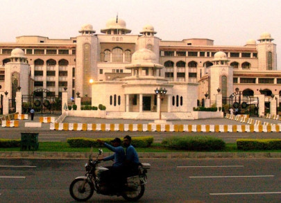 panel proposes 100 pay rise for secretariat employees panel proposes 100 pay rise for secretariat employees