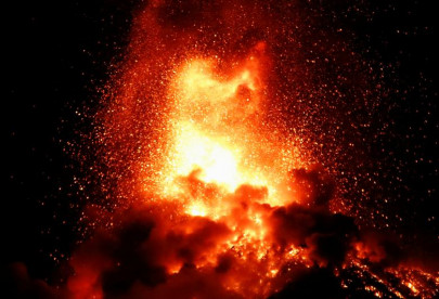 flames erupt in three buildings across karachi flames erupt in three buildings across karachi