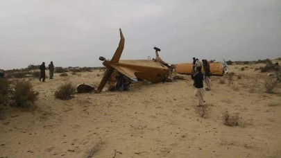 two killed as aircraft crashes in cholistan two killed as aircraft crashes in cholistan