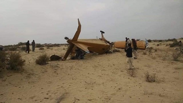 two killed as aircraft crashes in cholistan