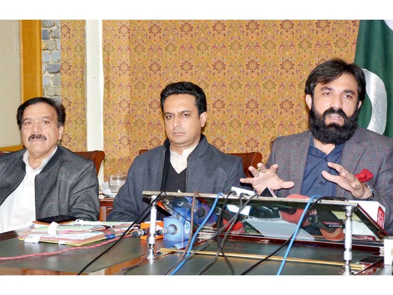 quetta deputy commissioner aurangzaib badini addresses a press conference in the provincial capital photo inp