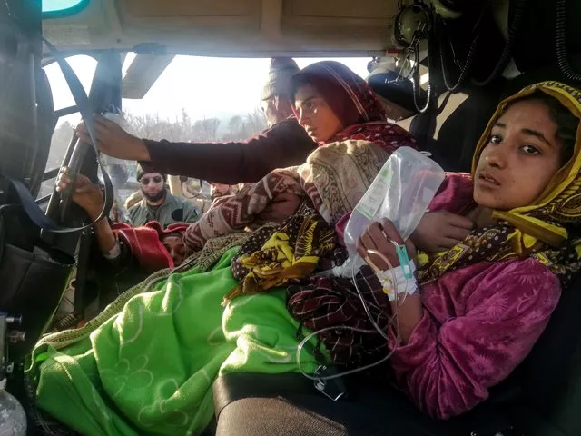 injured avalanche victims arrive in an army helicopter following heavy snowfall in neelum valley in muzaffarabad the capital of ajk on january 14 2020 photo afp injured avalanche victims arrive in an army helicopter following heavy snowfall in neelum valley in muzaffarabad the capital of ajk on january 14 2020 photo afp