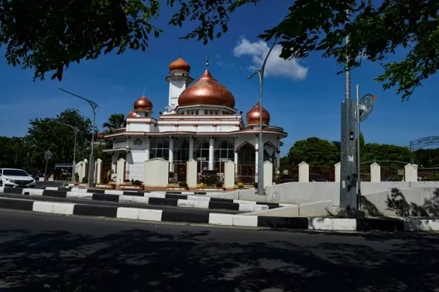 indonesian authorities estimate there are more than 740 000 mosques nationwide but have commissioned a census to count the exact number photo afp indonesian authorities estimate there are more than 740 000 mosques nationwide but have commissioned a census to count the exact number photo afp