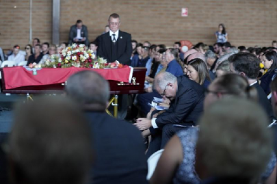 australia town mourns volunteer firefighter fallen in bushfires australia town mourns volunteer firefighter fallen in bushfires