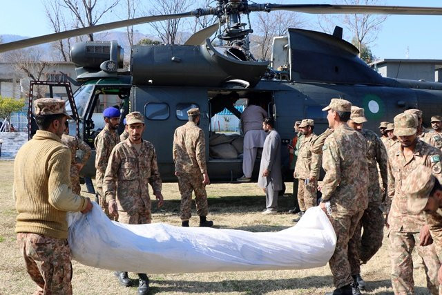 pakistan army soldiers load relief goods on a helicopter to distribute among people in affected areas after heavy snowfall and avalanches in muzaffarabad pakistan january 16 2020 reuters m saif ul islam no resales no archives pakistan army soldiers load relief goods on a helicopter to distribute among people in affected areas after heavy snowfall and avalanches in muzaffarabad pakistan january 16 2020 reuters m saif ul islam no resales no archives