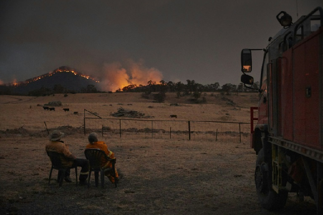 rainstorms douse bushfires across eastern australia