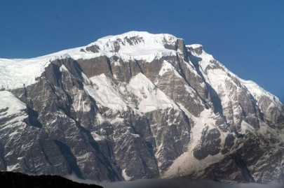 south koreans among seven missing in himalayan avalanche