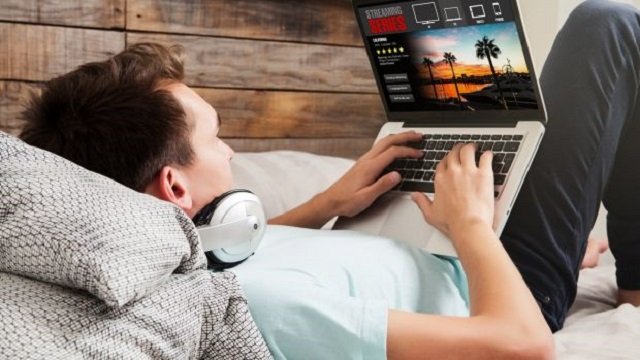 Deaf New Yorker sues porn sites for lack of closed captions