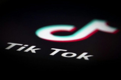 tiktok overtakes facebook to become world s second most downloaded app