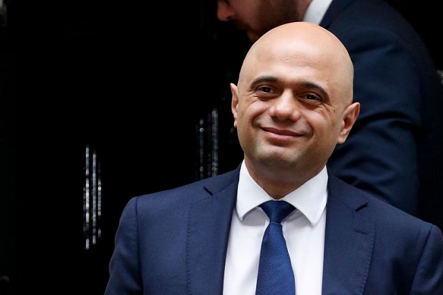 not willing to champion big manufacturing sectors that want to stick to eu rules photo afp not willing to champion big manufacturing sectors that want to stick to eu rules photo afp