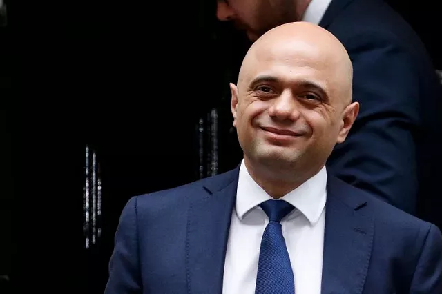 not willing to champion big manufacturing sectors that want to stick to eu rules photo afp not willing to champion big manufacturing sectors that want to stick to eu rules photo afp