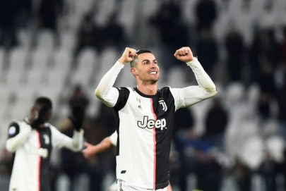 ronaldo double pulls juventus clear as inter stalled in lecce ronaldo double pulls juventus clear as inter stalled in lecce