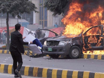 pic mayhem two police officers found negligent