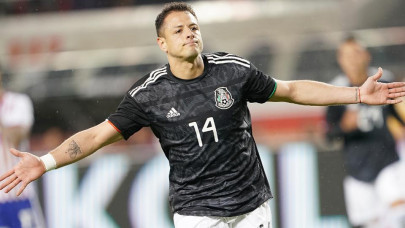 mexico striker hernandez joins la galaxy
