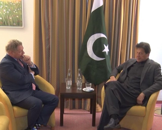 gavi ceo seth berkley also assures support and cooperation while meeting pm imran on sidelines of world economic forum in davos screengrab