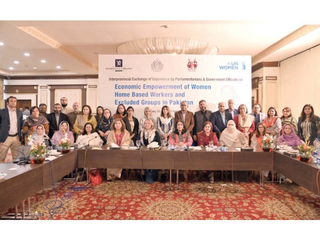 speakers exchange ideas on empowering women to improve economy photo press release speakers exchange ideas on empowering women to improve economy photo press release