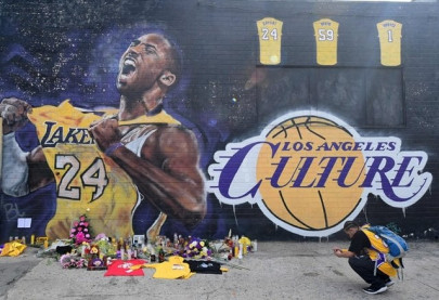in pictures kobe bryant fans pay tribute to the late star in pictures kobe bryant fans pay tribute to the late star