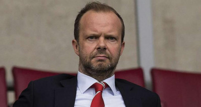 man united executive woodward s house attacked with flares