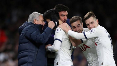 tottenham weather man city storm to snatch win