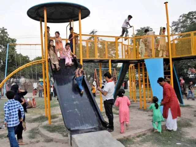 one and a half year old child had gone to the park for picnic with his family photo file representational image one and a half year old child had gone to the park for picnic with his family photo file representational image