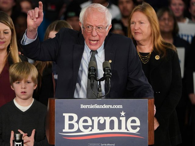 democratic presidential candidate senator bernie sanders speaks to supporters at his rally in des moines iowa us february 3 2020 photo reuters