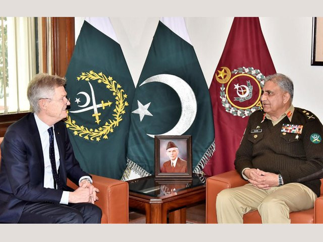 gen qamar meets four member delegation of the us organisation at ghq photo ispr gen qamar meets four member delegation of the us organisation at ghq photo ispr