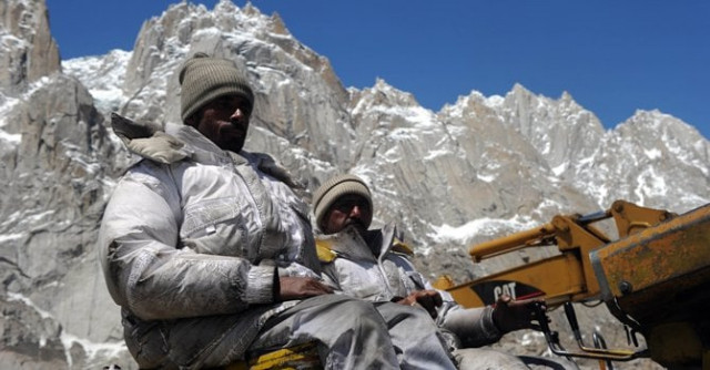 cag report says young troops are devoid of proper food and equipment to fight tormentous snow and flashing sunlight photo afp file cag report says young troops are devoid of proper food and equipment to fight tormentous snow and flashing sunlight photo afp file