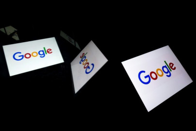 google says glitch sent people s videos to strangers