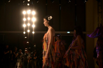 coronavirus forces chinese buyers to desert european fashion events