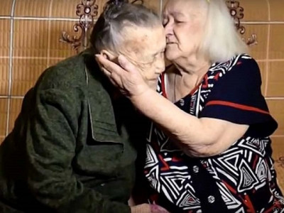 watch sisters separated during second world war reunited after 78 years watch sisters separated during second world war reunited after 78 years