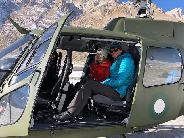 mr donald allen bowie usa and ms lotta henriikka nakyva finland rescued from broad peak baltoro glacier photo ispr gov pk