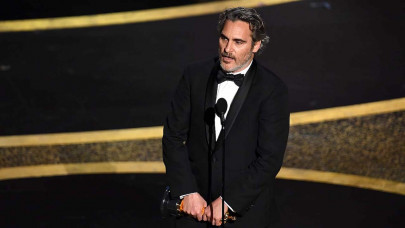joaquin phoenix wins best actor oscar for joker joaquin phoenix wins best actor oscar for joker